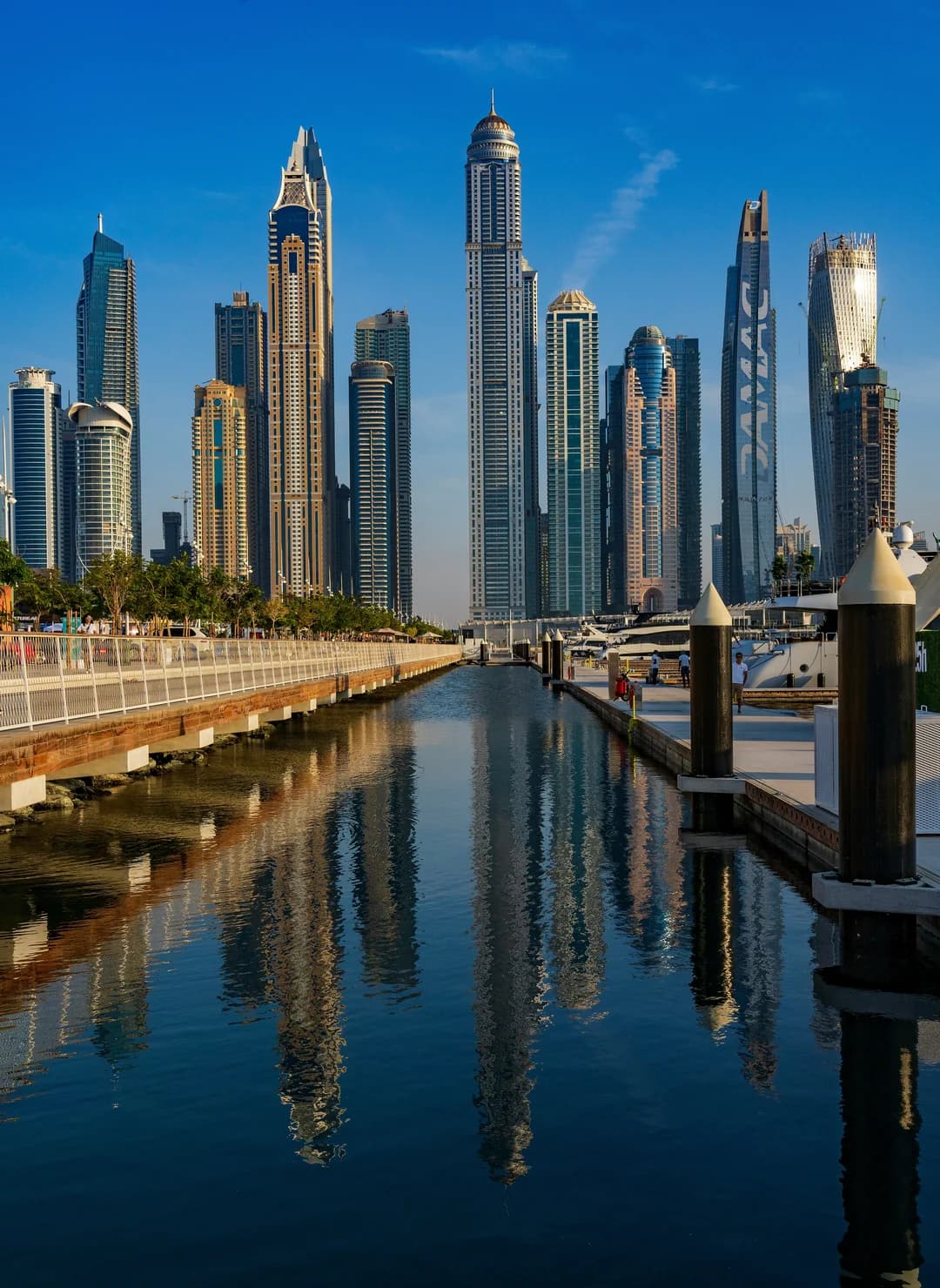Dubai Luxury Architecture – Golden Amber